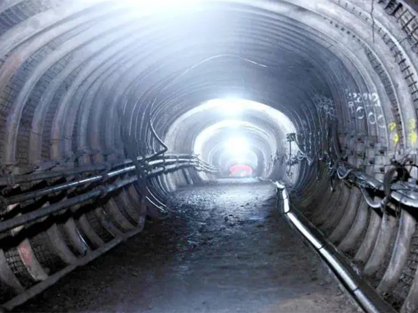 如何利用GPS授时服务器提高煤矿设备的时间同步精度?